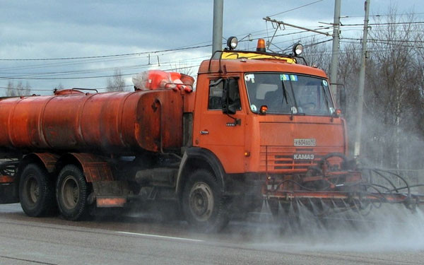 Обеспыливание автомобильных дорог